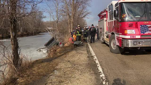 Car crashes into river; driver rescued by Oak Creek firefighters