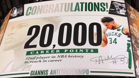 Bucks beat Mavericks, Antetokounmpo joins 20,000-point club