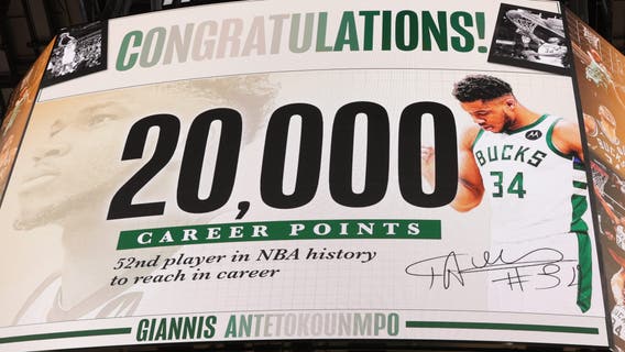 Bucks beat Mavericks, Antetokounmpo joins 20,000-point club