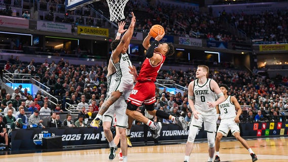 Wisconsin Badgers beat Michigan State, advance to Big Ten title game