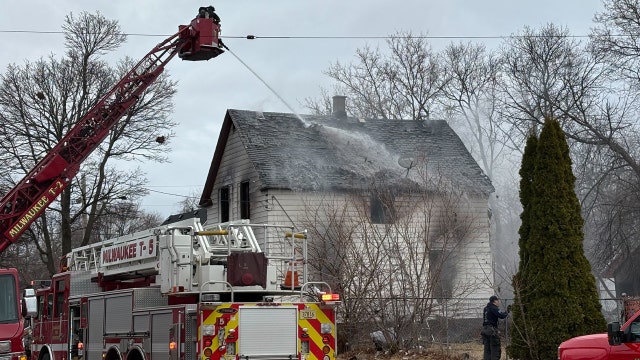 Milwaukee house fire near 14th and Albany; no injuries reported