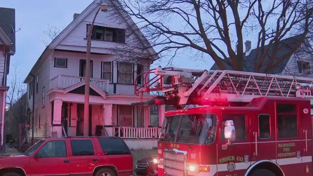 Milwaukee house fire near 9th and Ring; cause under investigation