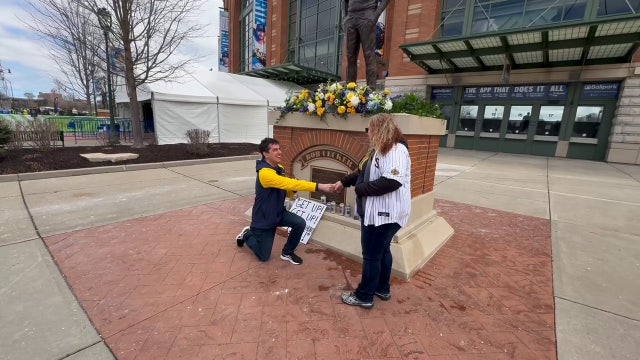 Milwaukee Brewers home opener, couple gets engaged at ballpark