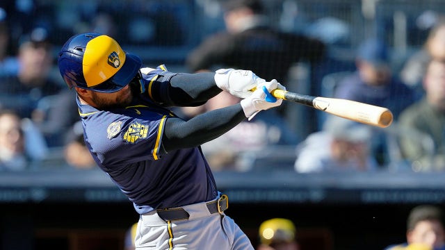 Opening Day: Brewers fall to Yankees, Capra hits 1st MLB home run