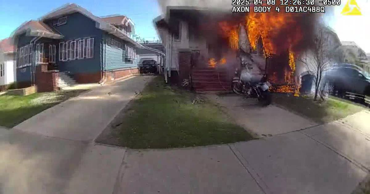 Racine house fire, police officer rescues man, dogs: video | FOX6 Milwaukee
