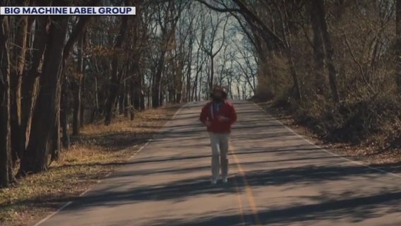 Forrest Gump-inspired music video; Tom Hanks stars in son's video