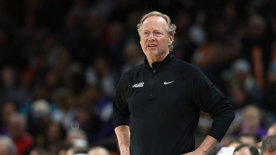 Phoenix Suns fire head coach Mike Budenholzer after 1 season
