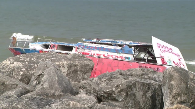 Abandoned boat, Milwaukee County to remove 'Deep Thought' soon
