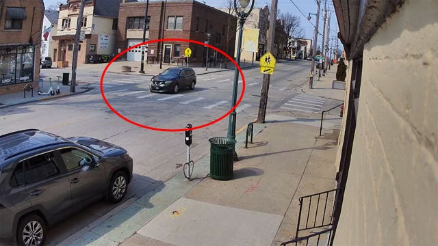 Milwaukee police chase of homicide suspect; driver crashed at Farwell