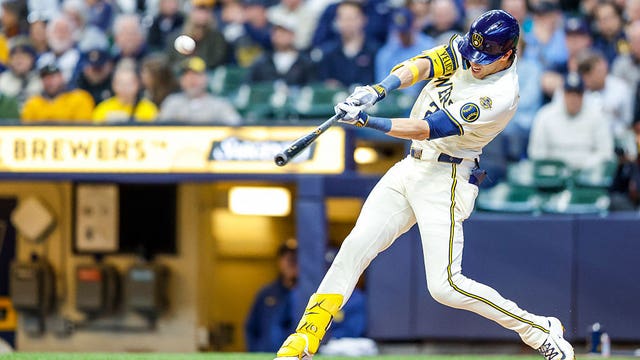 Brewers defeat the Tigers 5-1; homers from Yelich, Hoskins, Frelick