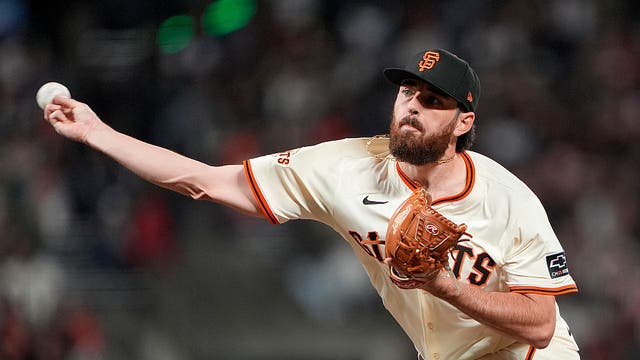 San Francisco beat Milwaukee Brewers 4-2; Flores hits a 2-run single