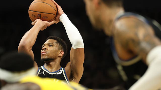 Pacers roll to 129-103 victory in Game 4; Bucks lose Lillard to injury