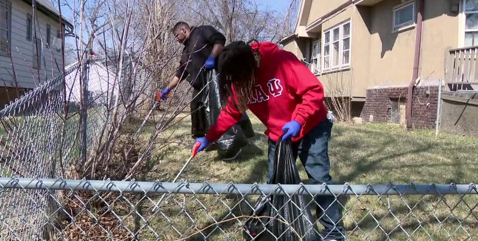 Tory Lowe Community Clean Up, Milwaukee volunteers take part