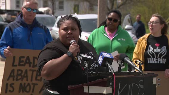 MPS lead crisis: Community leaders call for change outside clinic