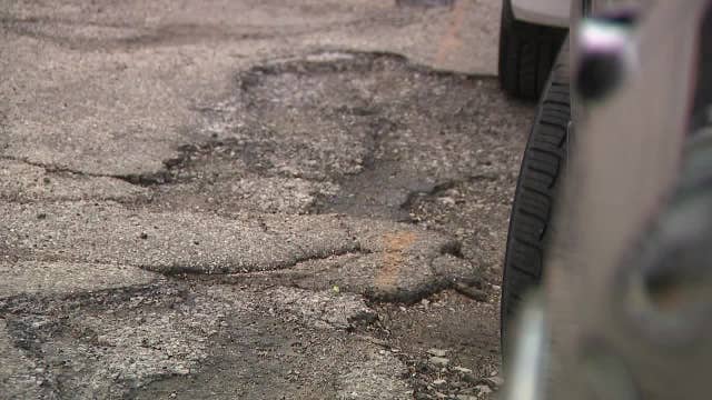 Milwaukee pothole problem; record number of reports in 2026