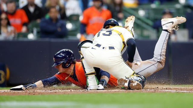 Astros rout Brewers, Elvin Rodriguez struggles out of bullpen