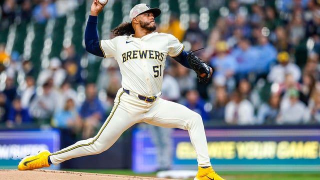 Jackson Chourio catch preserves Brewers 5-2 victory over Twins