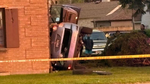 Milwaukee hit-and-run crash at 54th and Capitol; police seek driver