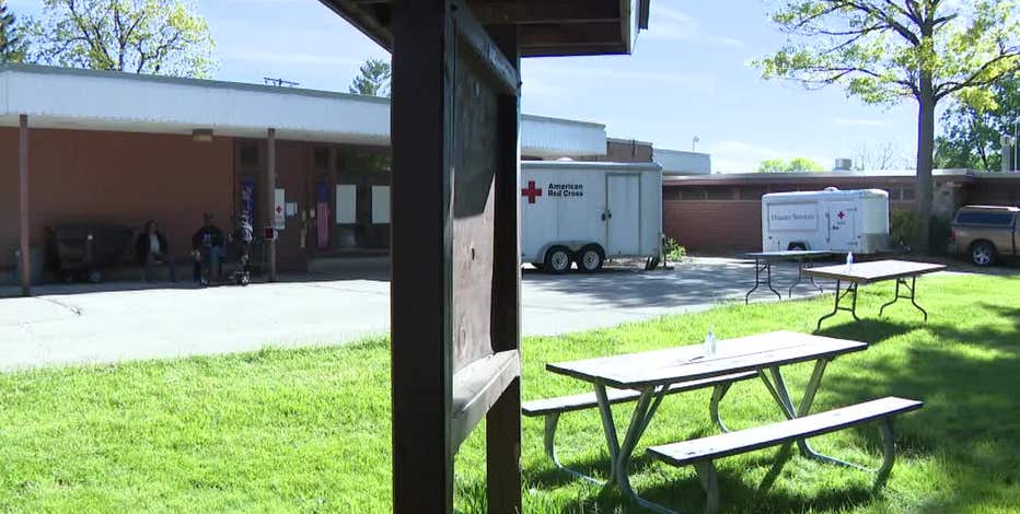 Milwaukee fatal apartment fire; residents still displaced