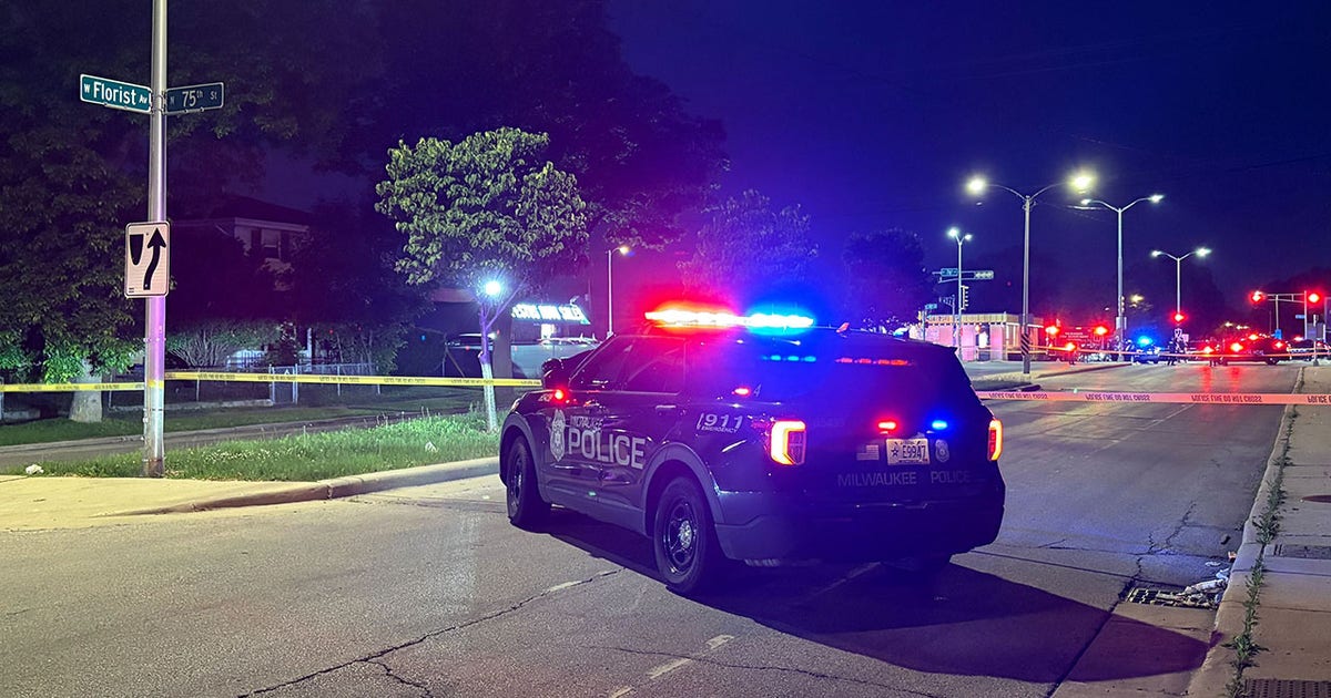 Milwaukee fatal crash near 76th and florist, 1 dead; other driver fled ...