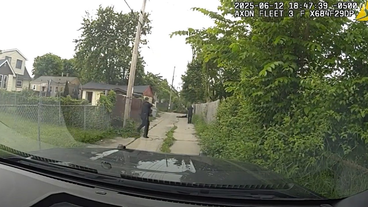 Video: Milwaukee police officer, suspect wounded in exchange of gunfire
