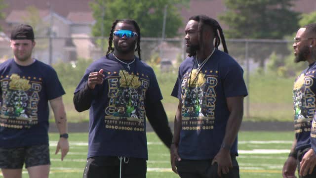 Milwaukee natives host youth football camp