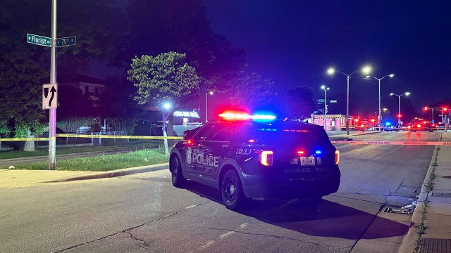 Milwaukee fatal crash near 76th and Florist, 1 dead; other driver fled