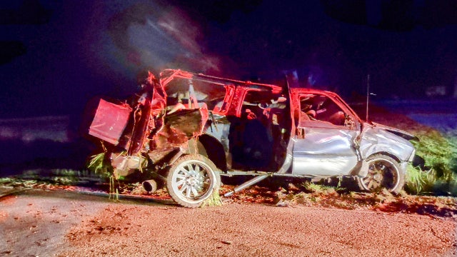 Racine County rollover crash early Sunday, 5 people injured