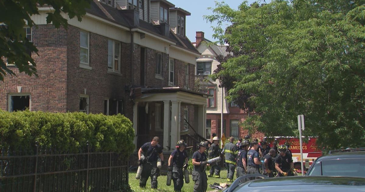 Milwaukee fatal apartment fire at 32nd and Wells; child dead | FOX6 ...