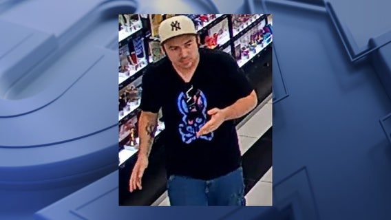 Brookfield fraud; man wanted for counterfeit cash at Kohl's