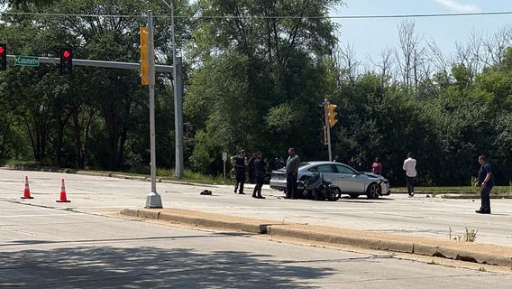 Milwaukee crash, motorcyclist seriously injured at 91st and Calumet
