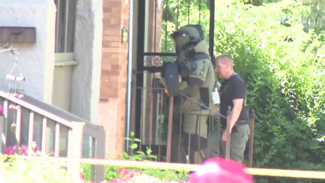 Milwaukee bomb squad investigates suspicious device at 46th and Clarke