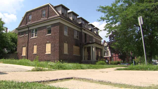 Milwaukee fatal fire; tool needed to avoid tragedy: fire chief