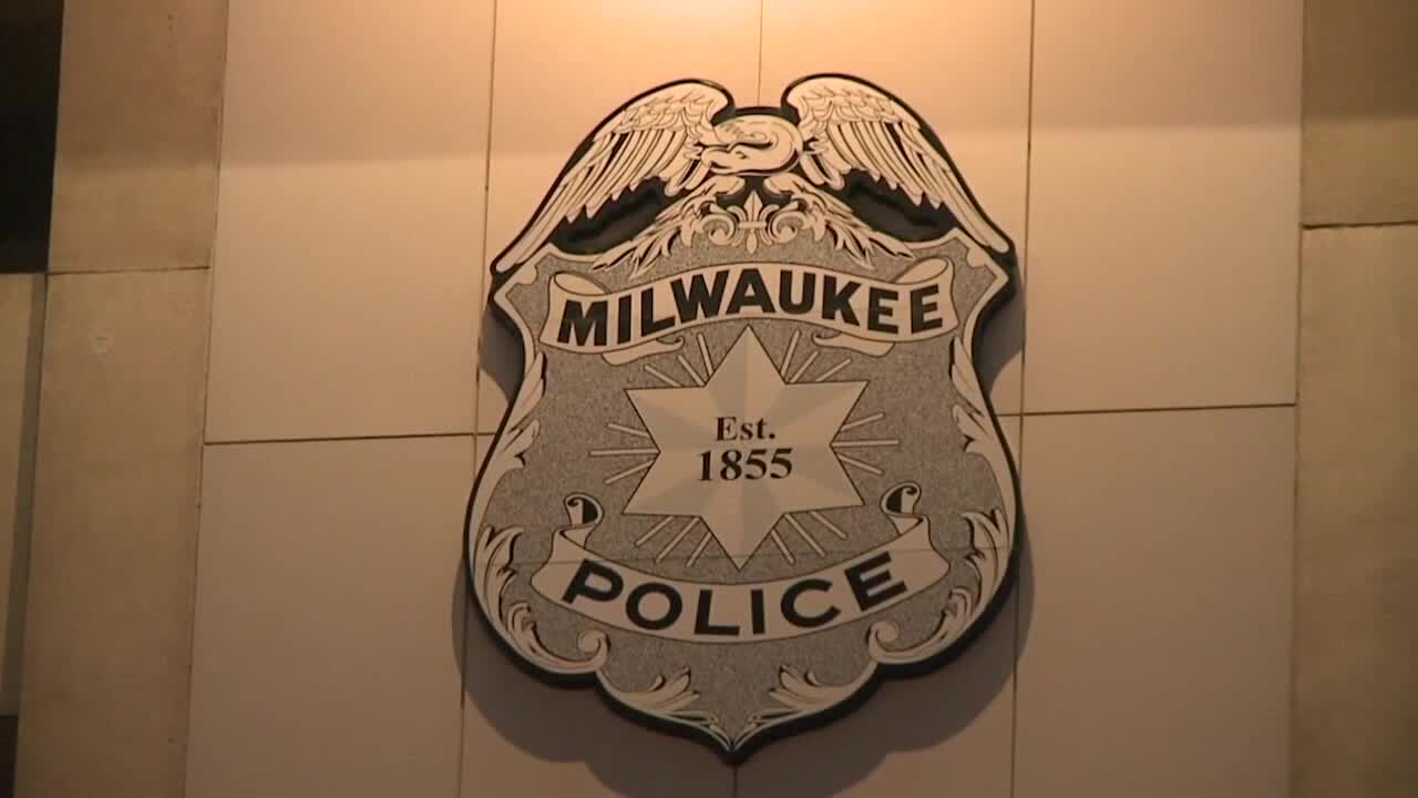 Milwaukee police shooting, family questions police details