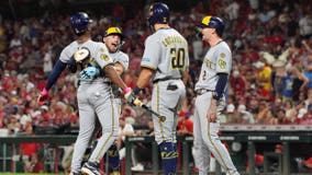 Brewers beat Reds, set franchise record with 14th straight win