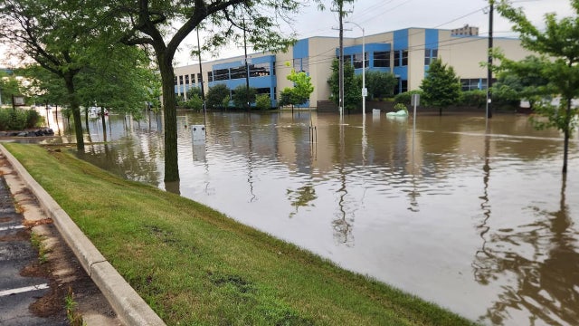 Milwaukee flood recovery; IMPACT 211 data on disaster response