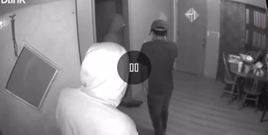 Oak Creek home invasion; 2 children inside home at the time