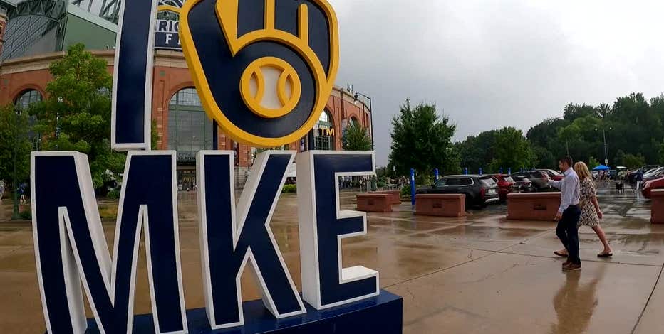 Brewers fans one step closer to free burgers with 11th straight win