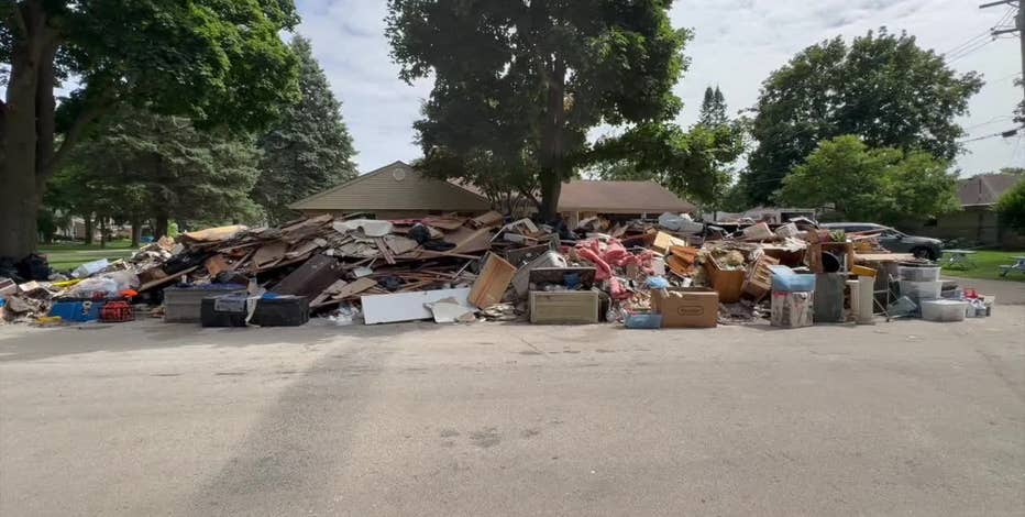 Milwaukee flood recovery; FEMA to inspect damage, volunteers pitch in