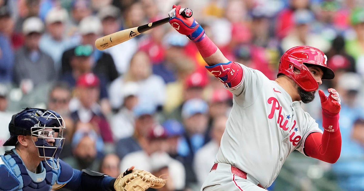 Brewers lose to Phillies, Milwaukee shut out in rubber match