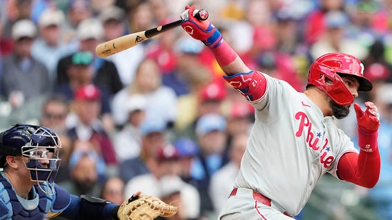 Brewers lose to Phillies, Milwaukee shut out in rubber match