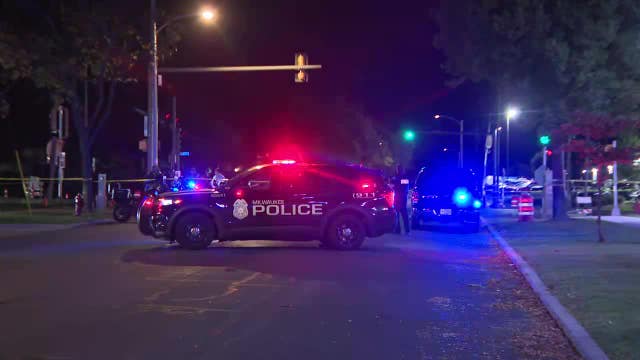 Milwaukee fatal crash involving moped at 27th and Parnell; 1 dead