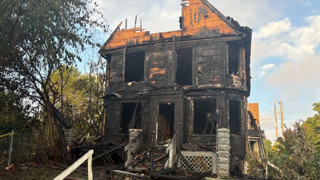 Milwaukee house fire near 38th and Wright; cause under investigation