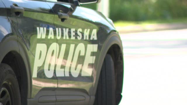 Waukesha crash at Les Paul and River Valley; 1 dead, 1 injured