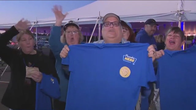 Batter up! Brewers host Postseason Pocket Pancake Breakfast