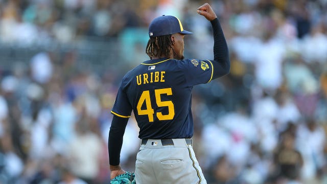 Milwaukee Brewers clinch MLB's best record, top seed of postseason