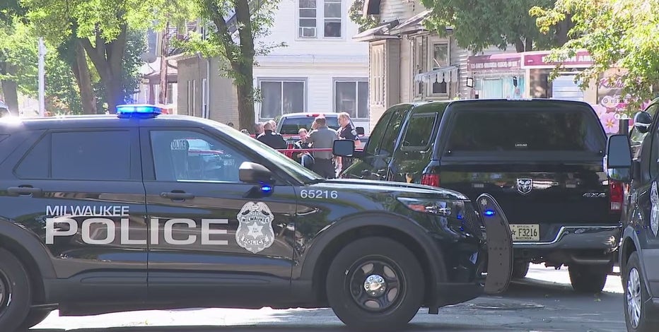 Milwaukee police: Officer struck pedestrian near 20th and Lapham