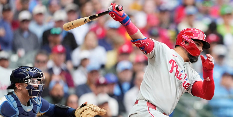 Brewers lose to Phillies, Milwaukee shut out in rubber match