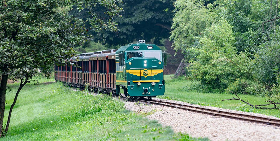 New Milwaukee County Zoo train engine ready for rides; what to know