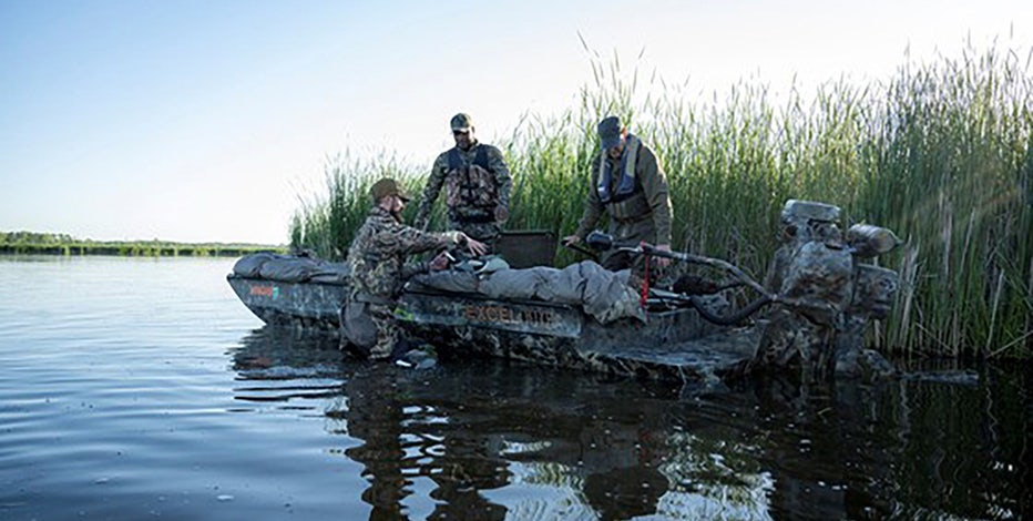 DNR reminds waterfowl hunters to boat and hunt safely